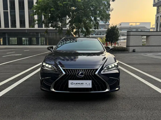 Lexus ES — Фото автомобиля 2