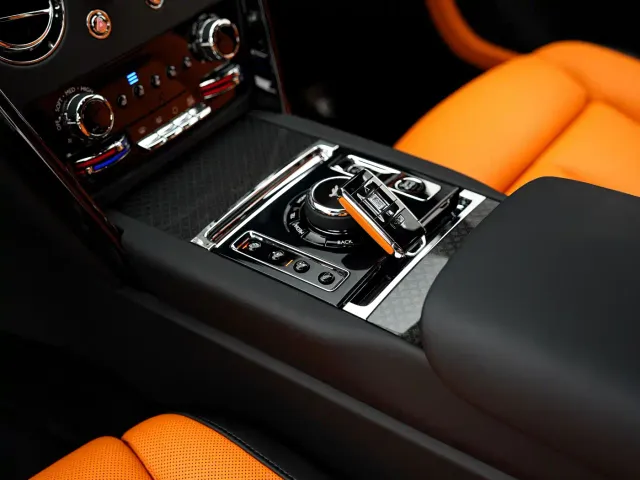 Rolls-Royce Cullinan — Фото автомобиля 16