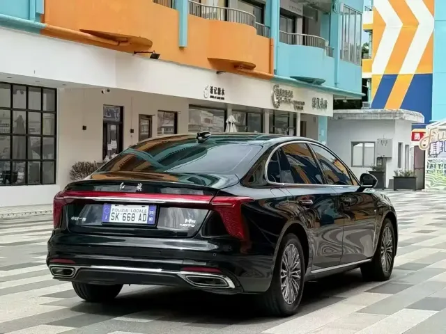 Hongqi H5 — Фото автомобиля 9