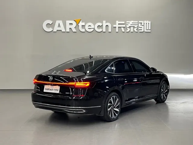 Volkswagen Passat — Фото автомобиля 4