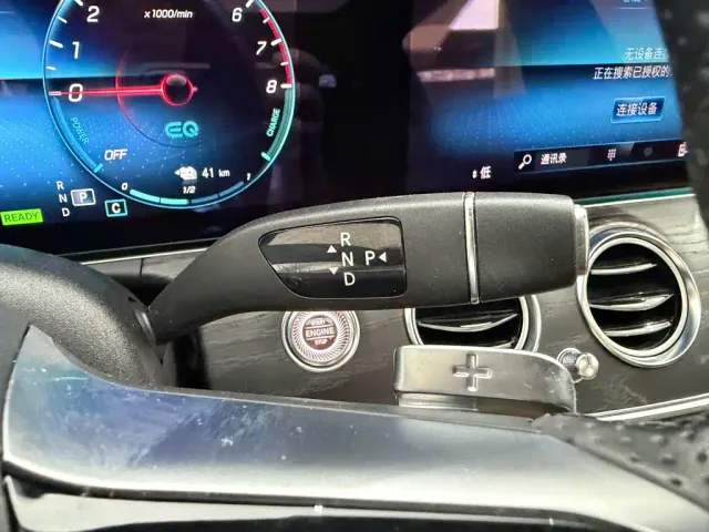 Mercedes-Benz E-Class — Фото автомобиля 20