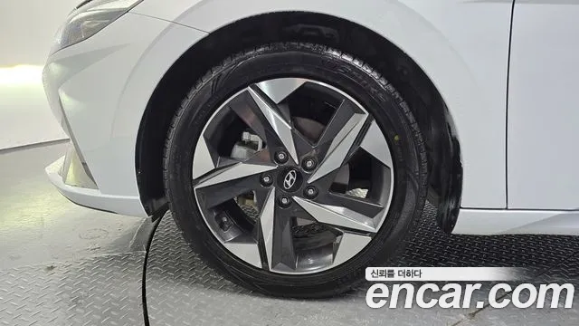 Hyundai Avante — Фото автомобиля 5