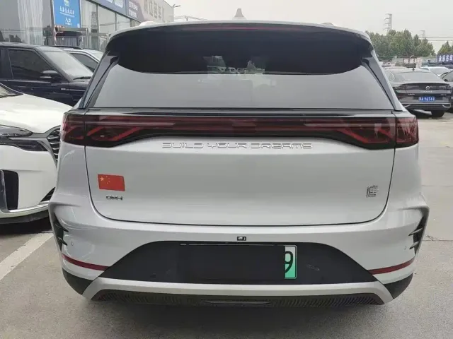 BYD Tang — Фото автомобиля 6