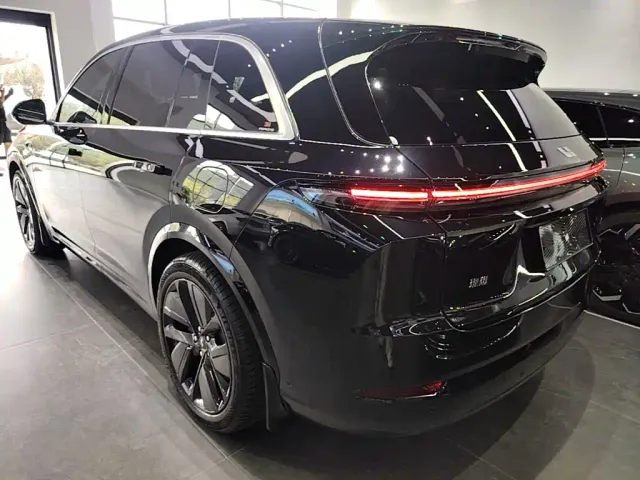 Li Auto L7 — Фото автомобиля 4