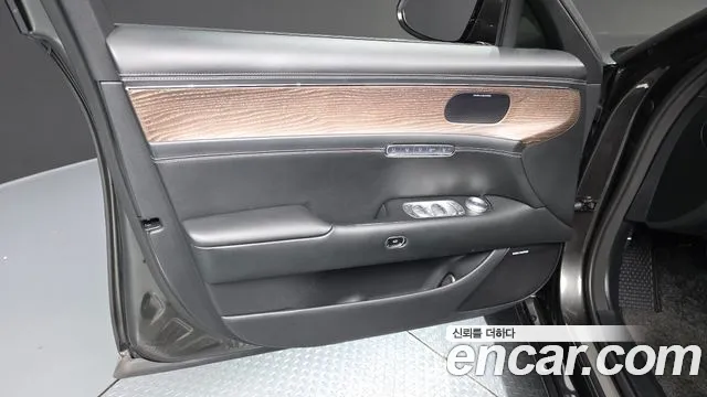 Genesis G90 Бензин 3.5 турбо AWD — Фото автомобиля 19
