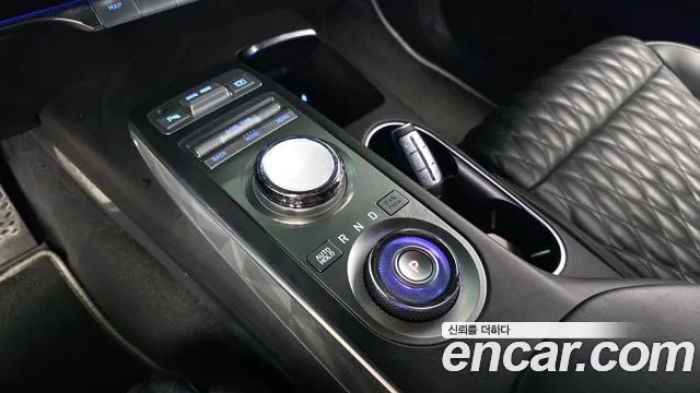 Genesis GV70 — Фото автомобиля 12