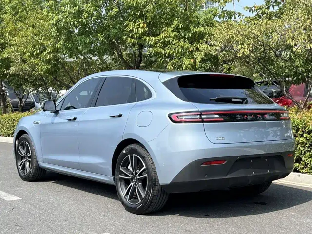 Aito M5 — Фото автомобиля 4