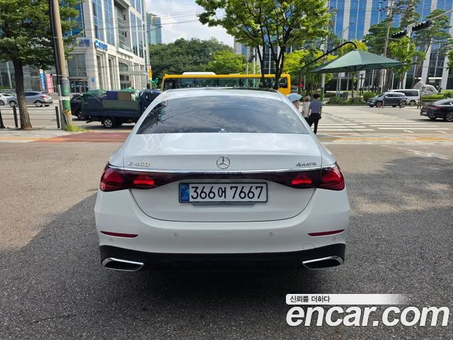 Mercedes-Benz E-Class — Фото автомобиля 4