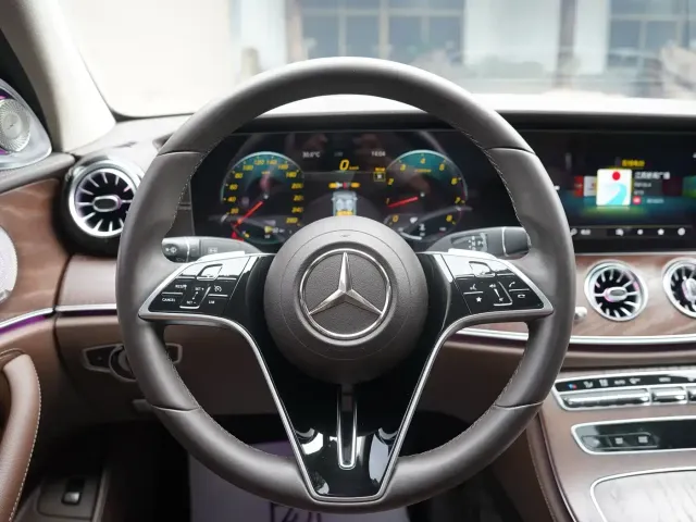 Mercedes-Benz E-Class — Фото автомобиля 18