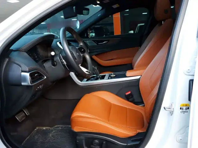 Jaguar XEL — Фото автомобиля 9