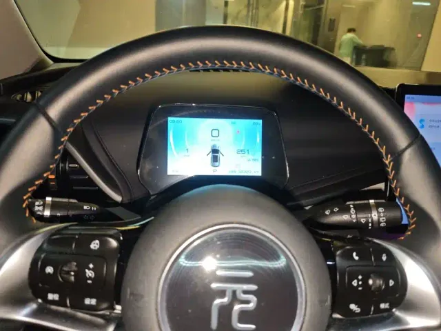 BYD Yuan PLUS — Фото автомобиля 12
