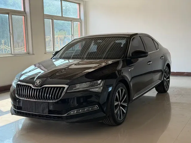 Skoda Superb — Фото автомобиля 2