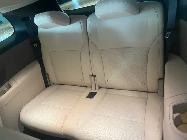 Li Auto i8 — Фото автомобиля 10