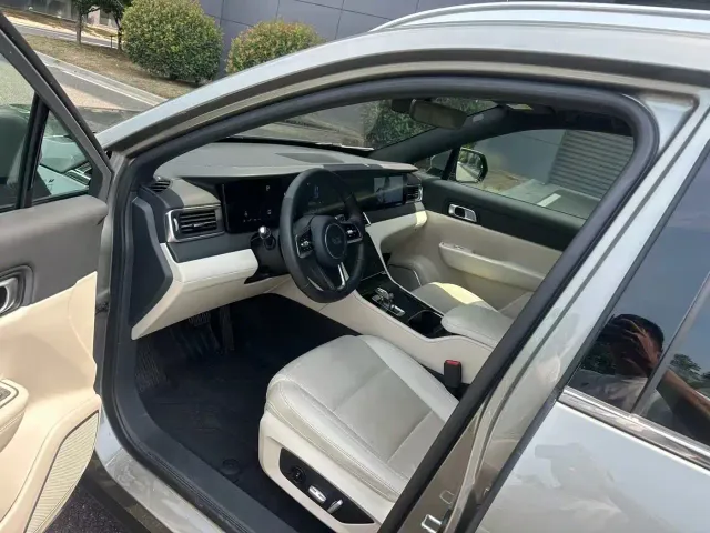 Li Auto ONE — Фото автомобиля 5
