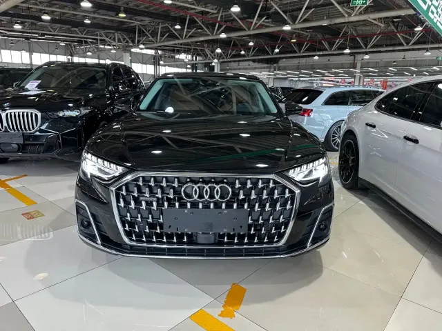 Фотография автомобиля — Audi A8