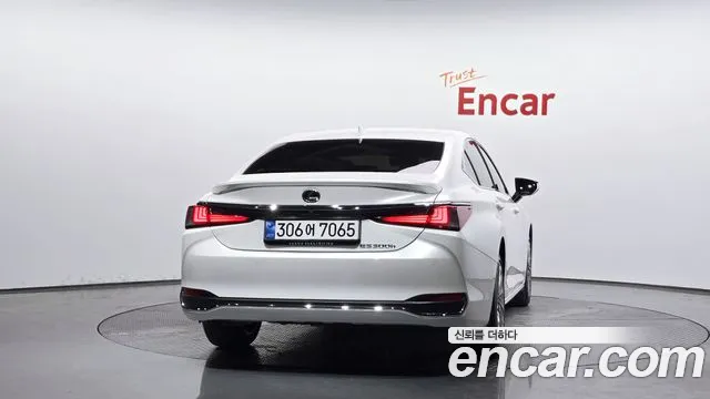 Lexus ES 7th Gen — Фото автомобиля 4