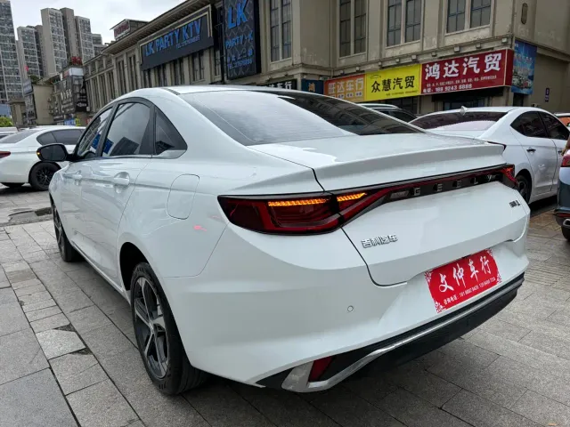 Geely Emgrand L — Фото автомобиля 6