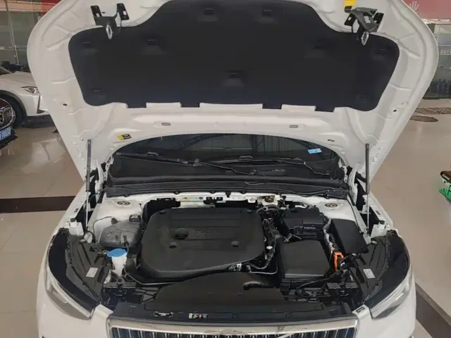 Volvo XC40 — Фото автомобиля 19