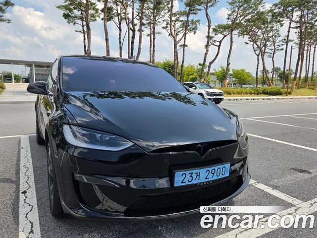 Tesla Model X — Фото автомобиля 2
