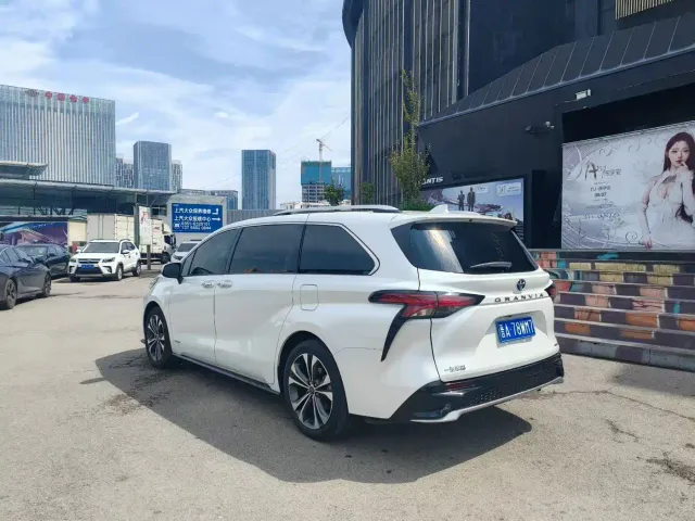 Toyota Granvia — Фото автомобиля 7