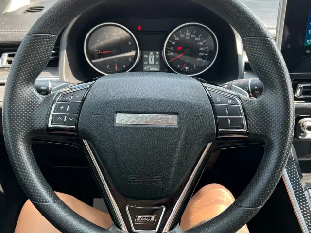 Haval M6 — Фото автомобиля 11