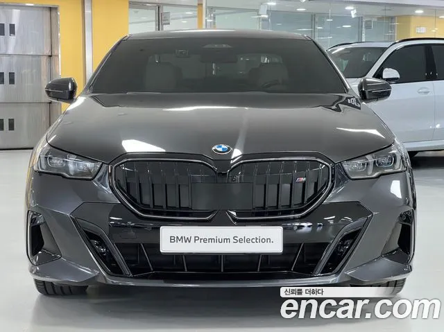 BMW 5 Series G60 — Фото автомобиля 3