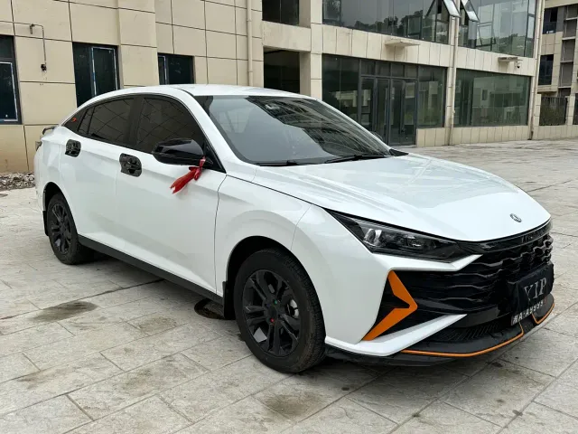 Dongfeng Yixuan — Фото автомобиля 3