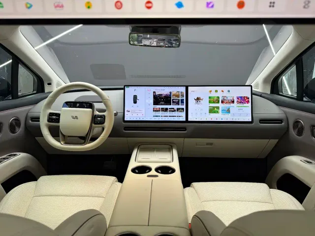 Li Auto i8 — Фото автомобиля 5