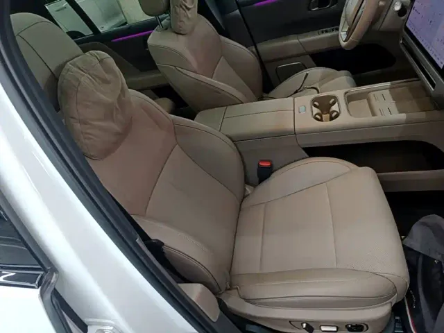 Li Auto i6 — Фото автомобиля 24
