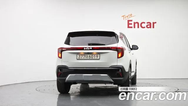 Kia Seltos — Фото автомобиля 4