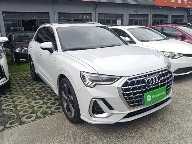 Audi Q3 — Фото автомобиля 3