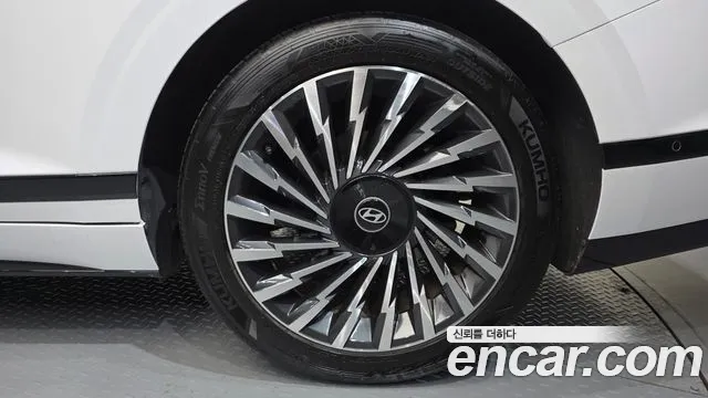Hyundai Grandeur GN7 — Фото автомобиля 6