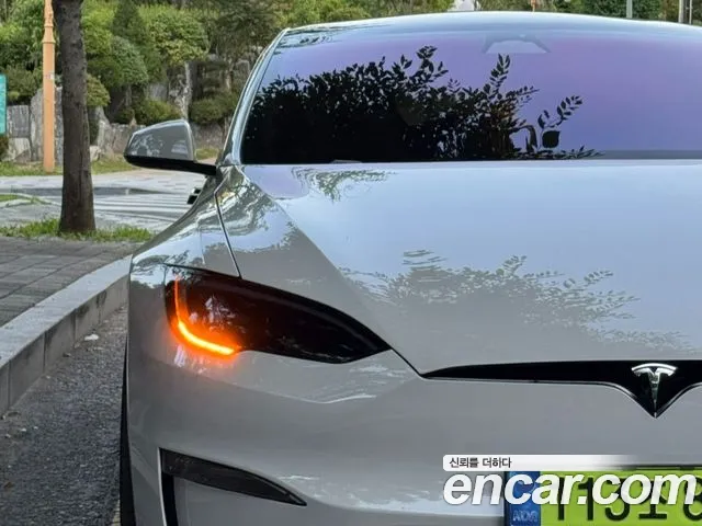 Tesla Model S — Фото автомобиля 2