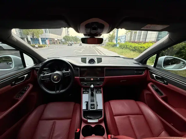Porsche Macan — Фото автомобиля 11