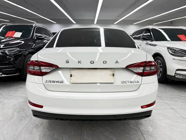 Skoda Octavia — Фото автомобиля 5