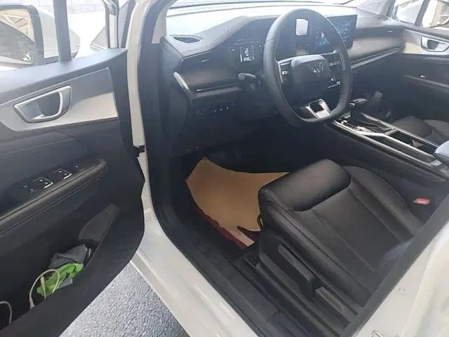 Wuling Jiachen — Фото автомобиля 15