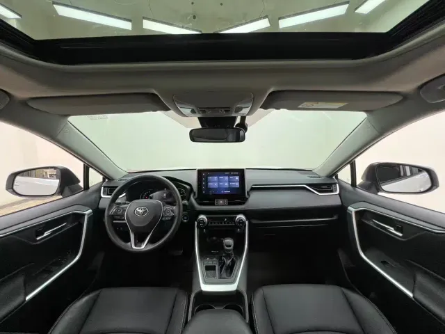 Toyota RAV4 — Фото автомобиля 18
