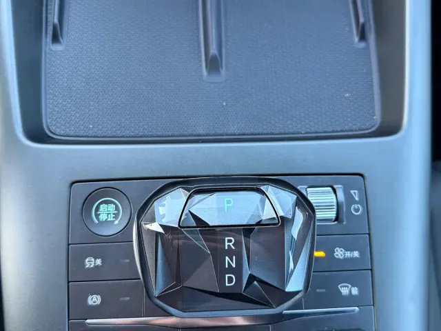 BYD Qin PLUS — Фото автомобиля 28