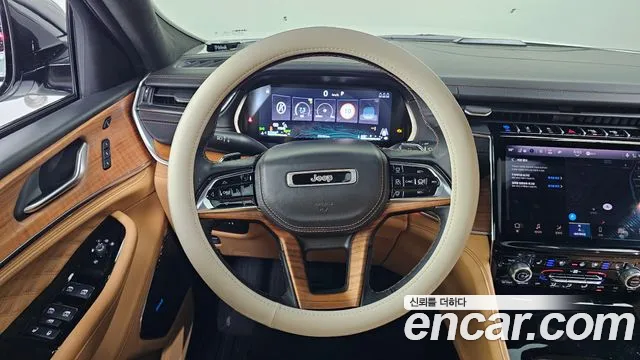 Jeep Cherokee — Фото автомобиля 10