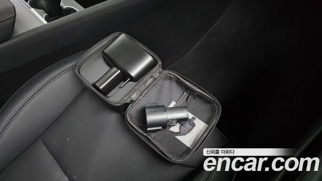 Tesla Model Y — Фото автомобиля 30