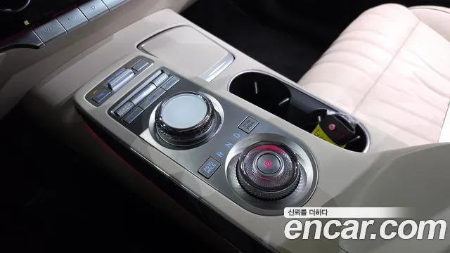 Genesis GV70 2.5T Бензин 2WD — Фото автомобиля 9