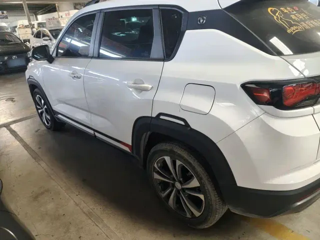 Changan CS35 Plus — Фото автомобиля 22