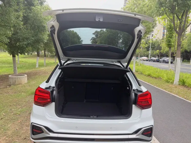 Audi Q2L — Фото автомобиля 20