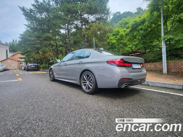 BMW 5-Series — Фото автомобиля 2