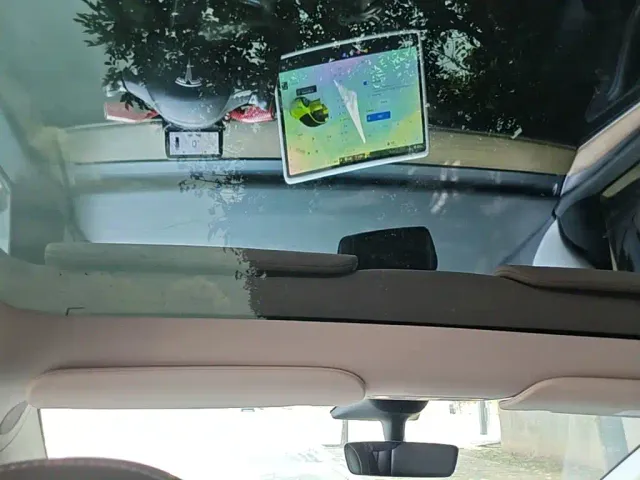 Tesla Model Y — Фото автомобиля 13