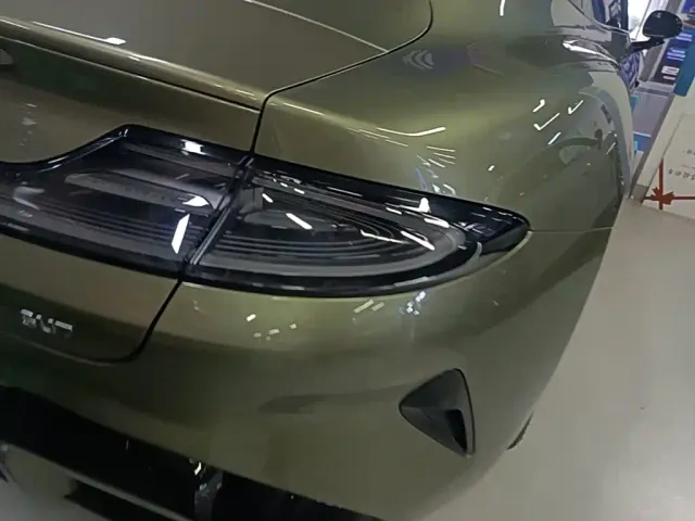 Xiaomi SU7 — Фото автомобиля 7