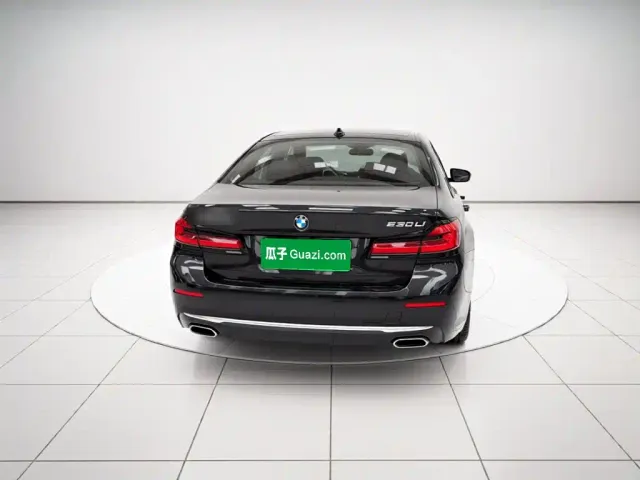 BMW 5 Series — Фото автомобиля 3