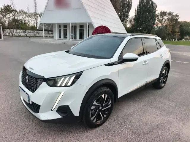 Фотография автомобиля — Peugeot 2008