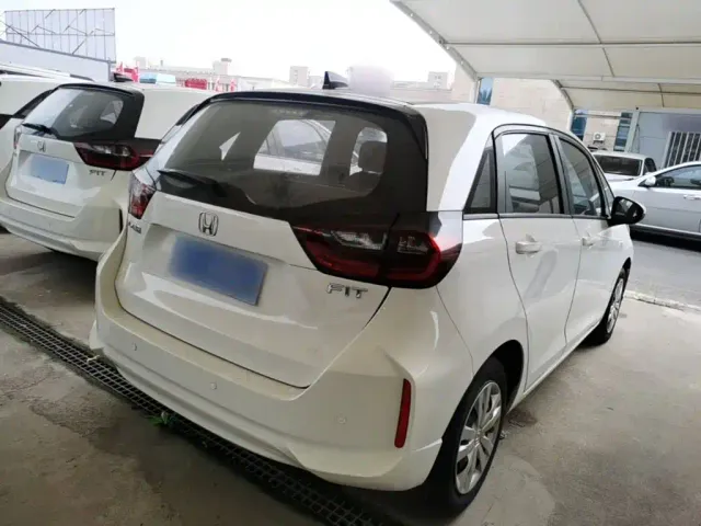 Honda Fit — Фото автомобиля 6