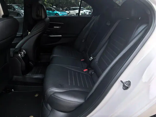 Mercedes-Benz C-Class — Фото автомобиля 13